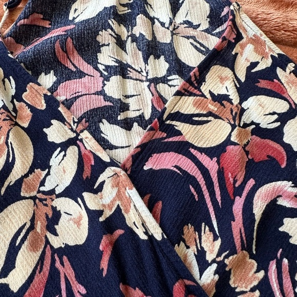 Floral Print Women's Top - Picture 5 of 6
